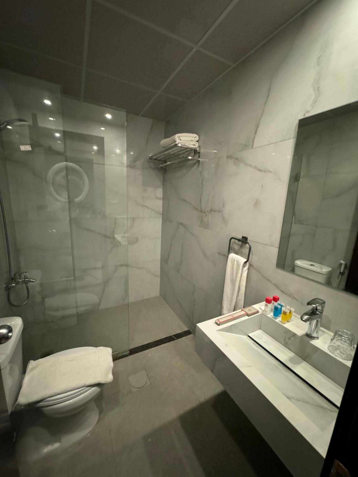 Duroy Hotel By Beverly Beiroet Buitenkant foto